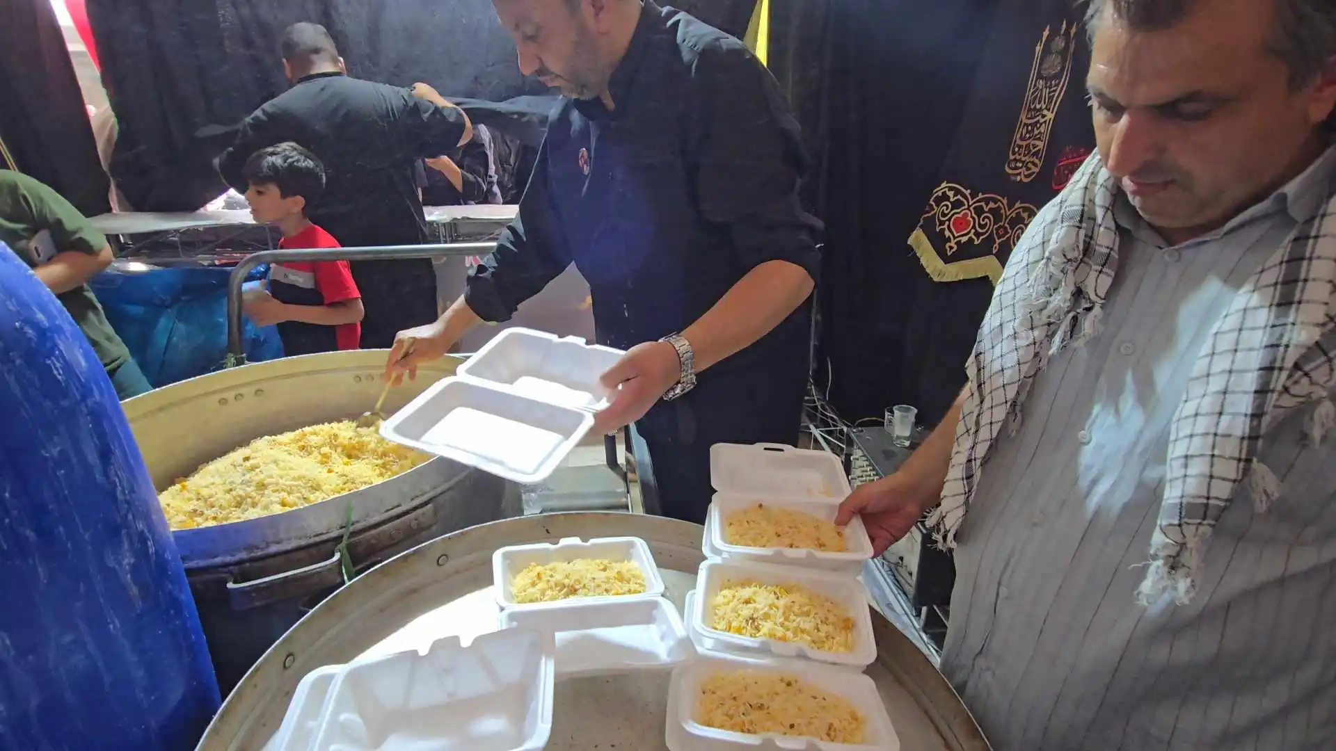 خدمت‌رسانی و پذیرایی از زائران، تصویر ۶ از ۲۲