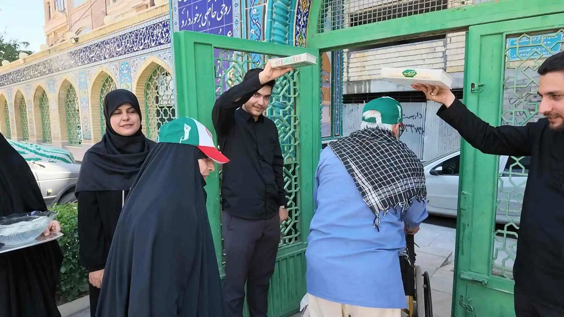 تقدیر و تشکر، تصویر ۵ از ۵